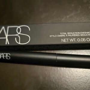 NARS Enigmatic Eyeliner - Black